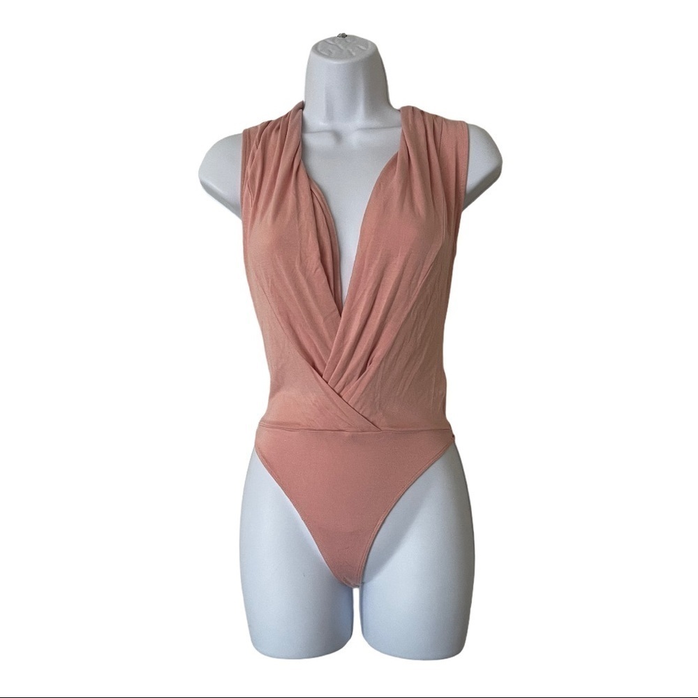 Aritzia Babaton Rasmus Bodysuit Pink Size Xs
